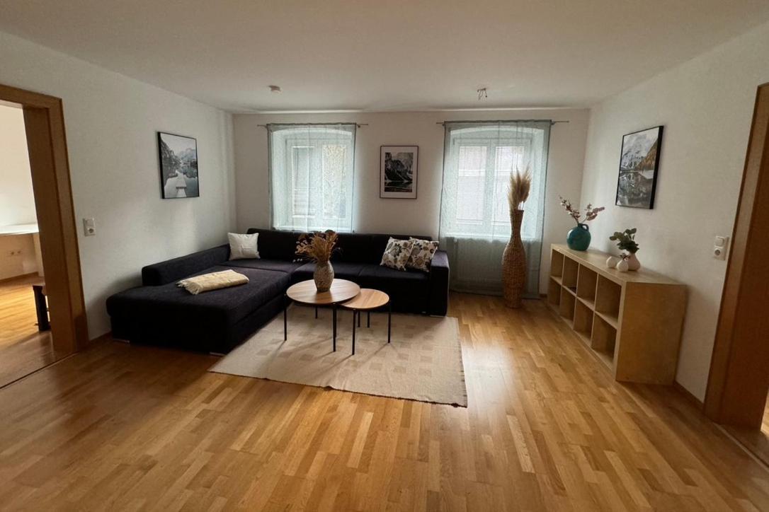 Apartamento Geraeumige Im Zentrum Von *
